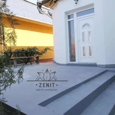 Apartment Zenit Vendeghaz *